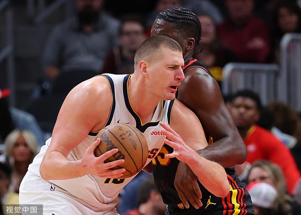 巴萨球员遭 巴萨球员遭